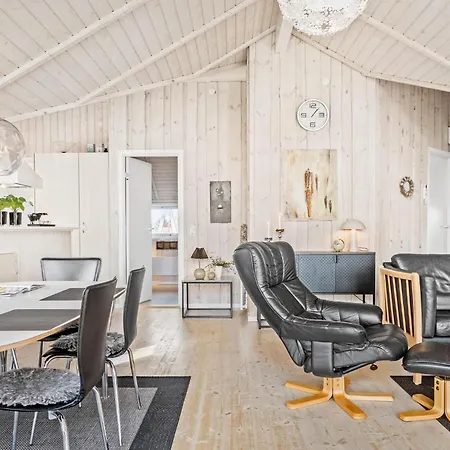 Beautiful Home In Haderslev With Wifi Tatil Evi
